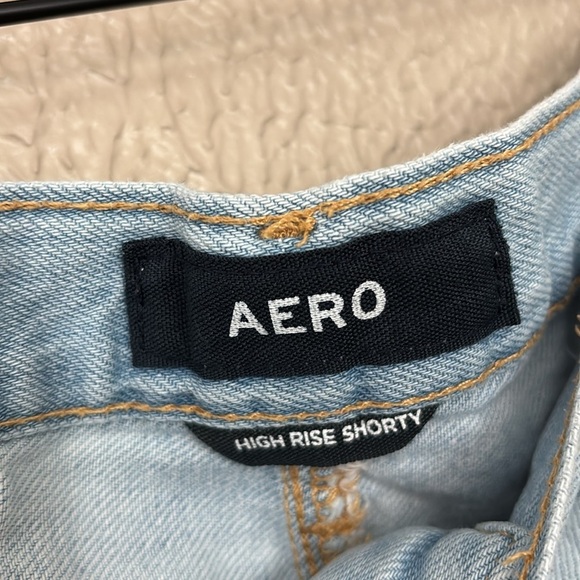 Aero women’s shorts mom short high waisted light wash distressed size 8 - Picture 6 of 7